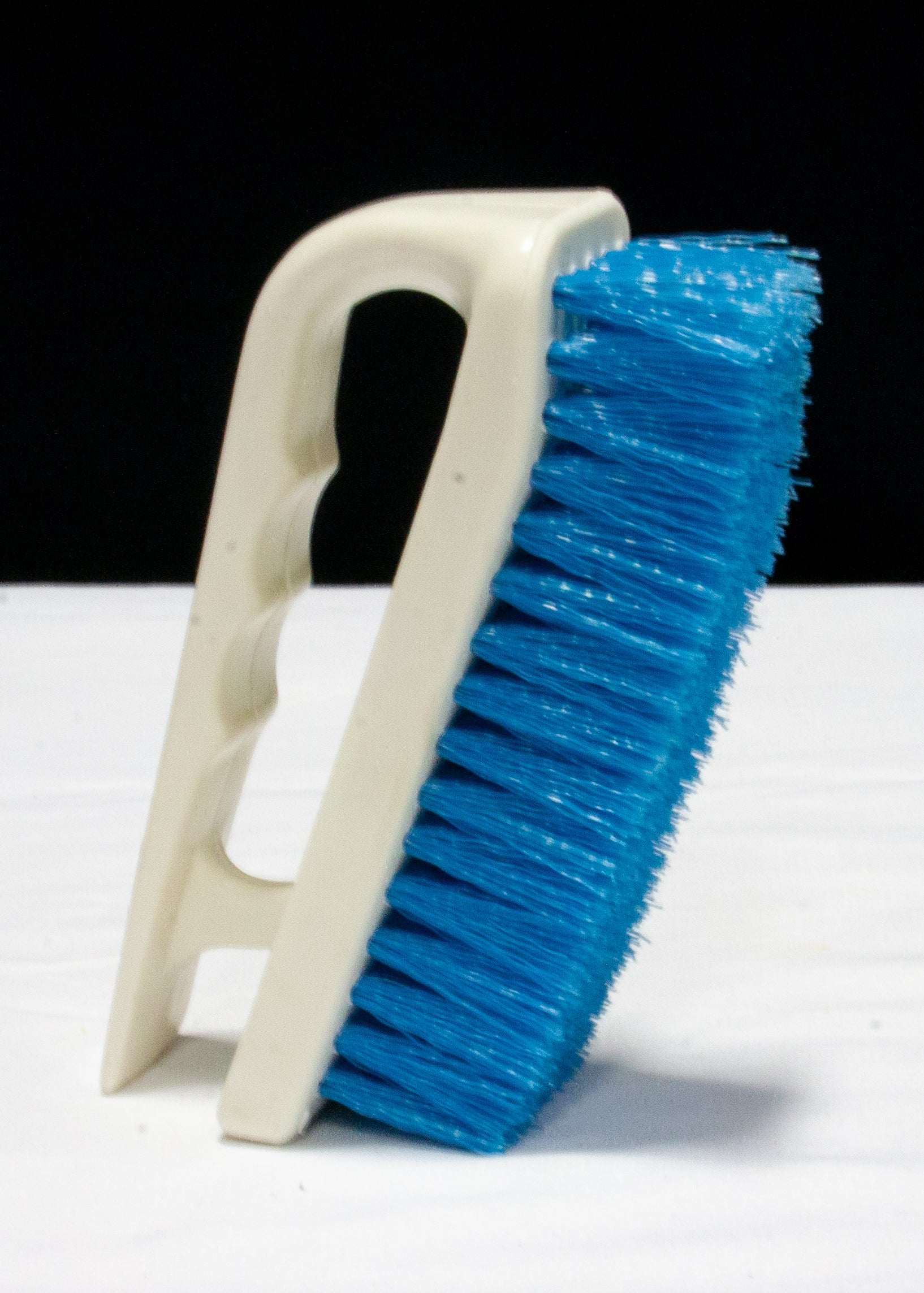 KNUCKLE BRUSH